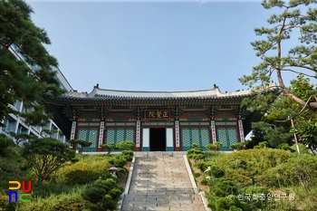 서울 경희궁 숭정전 정면