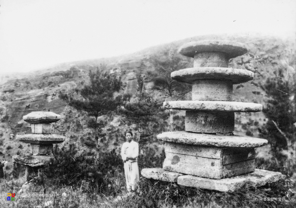 화순 운주사 원형석탑