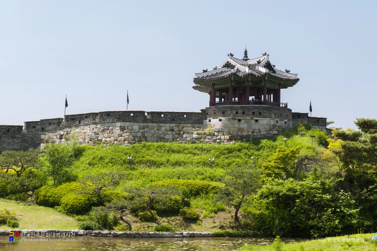 수원 화성 방화수류정 전경