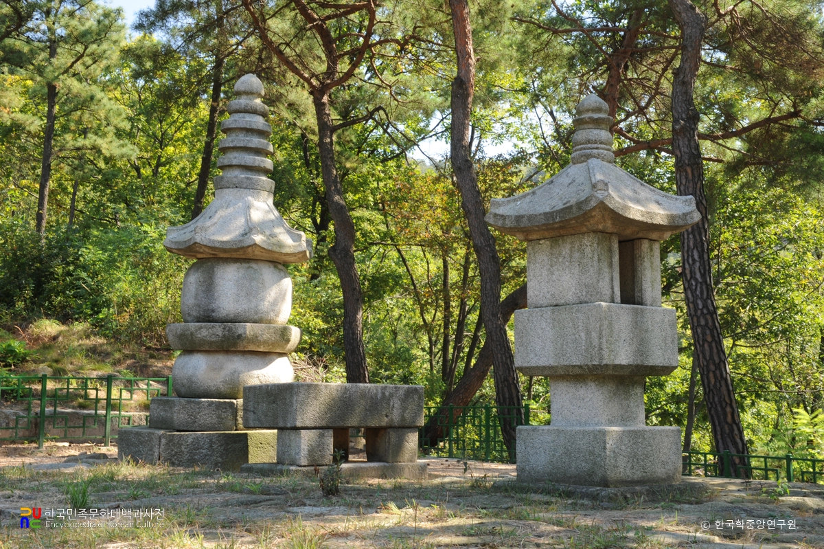 나옹선사 부도 및 석등