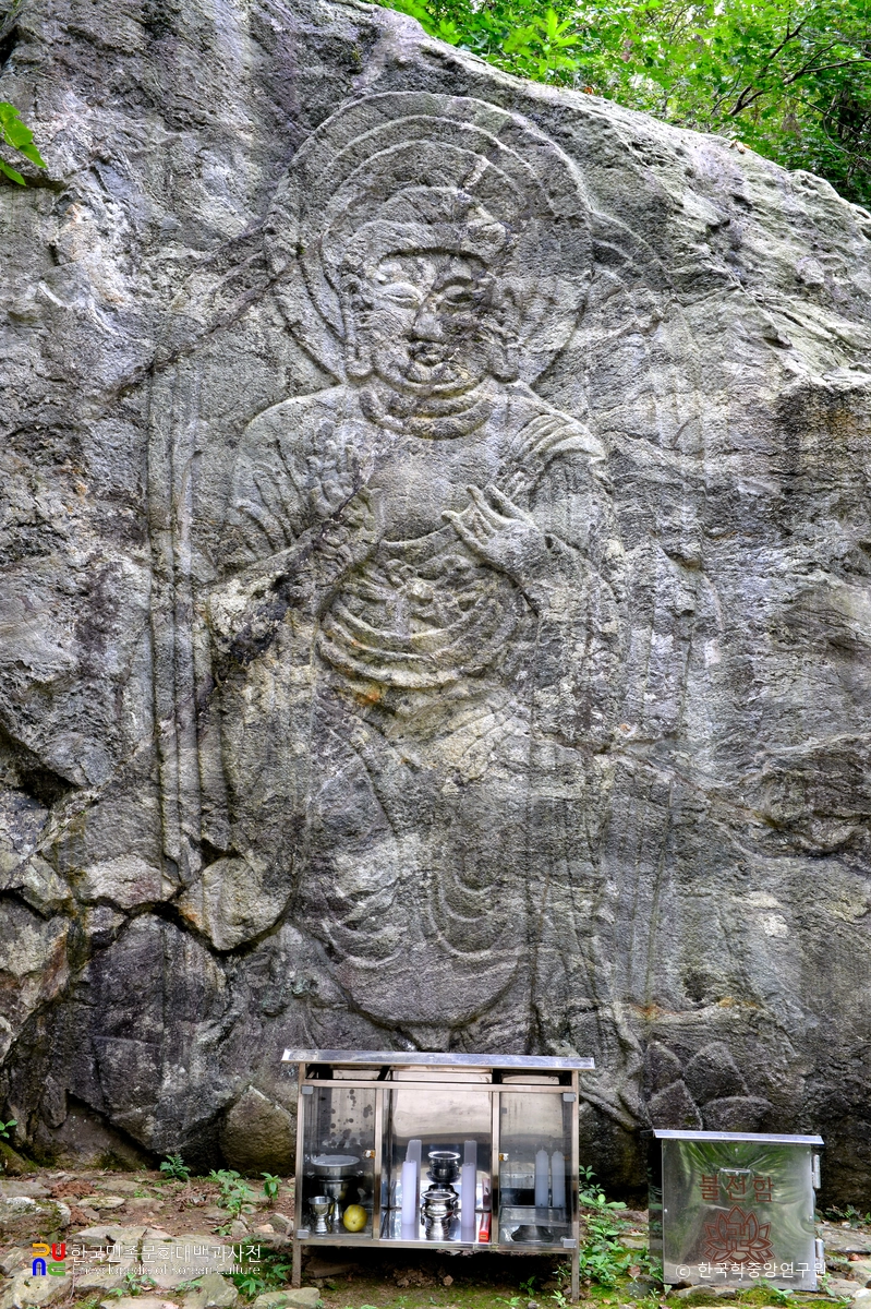 석남사 마애여래 입상