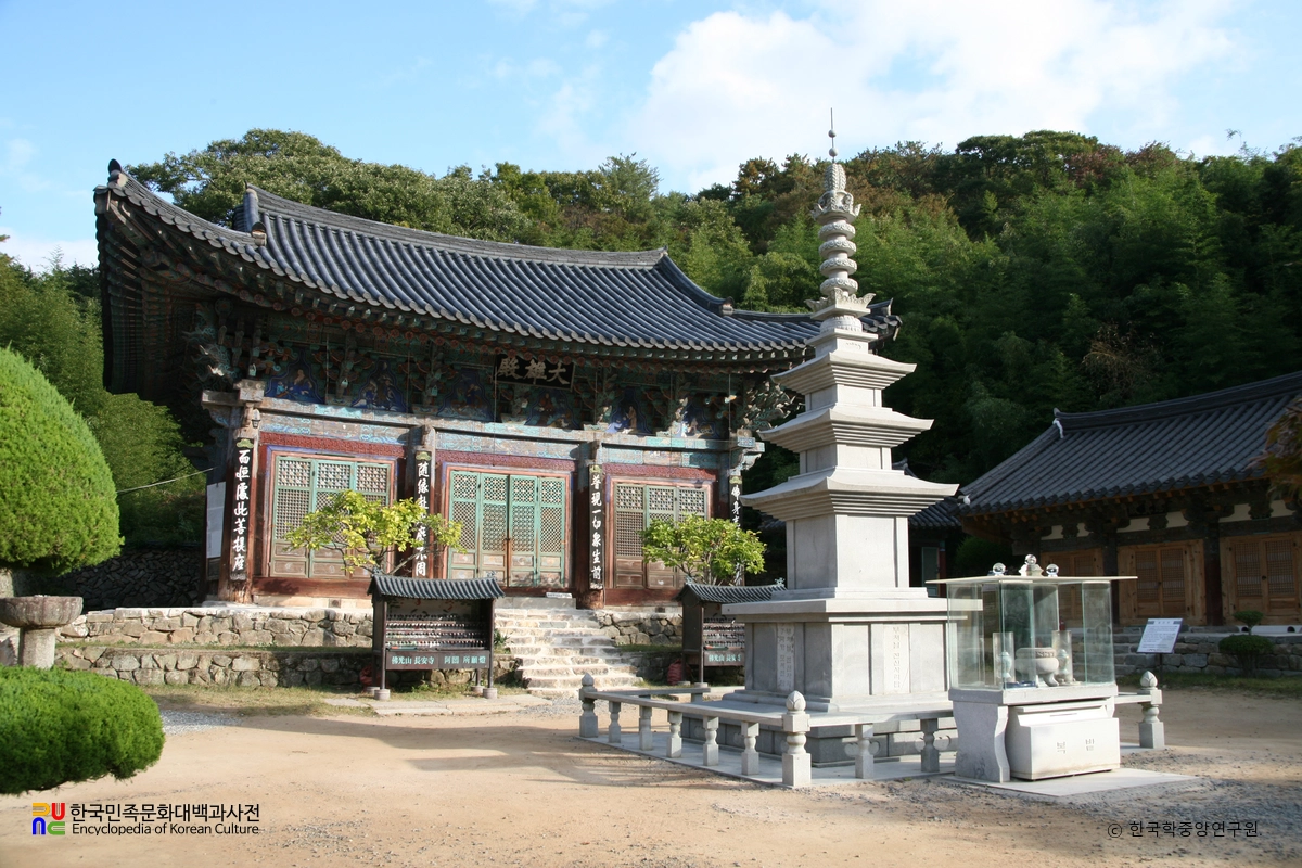 기장 장안사 대웅전 정측면