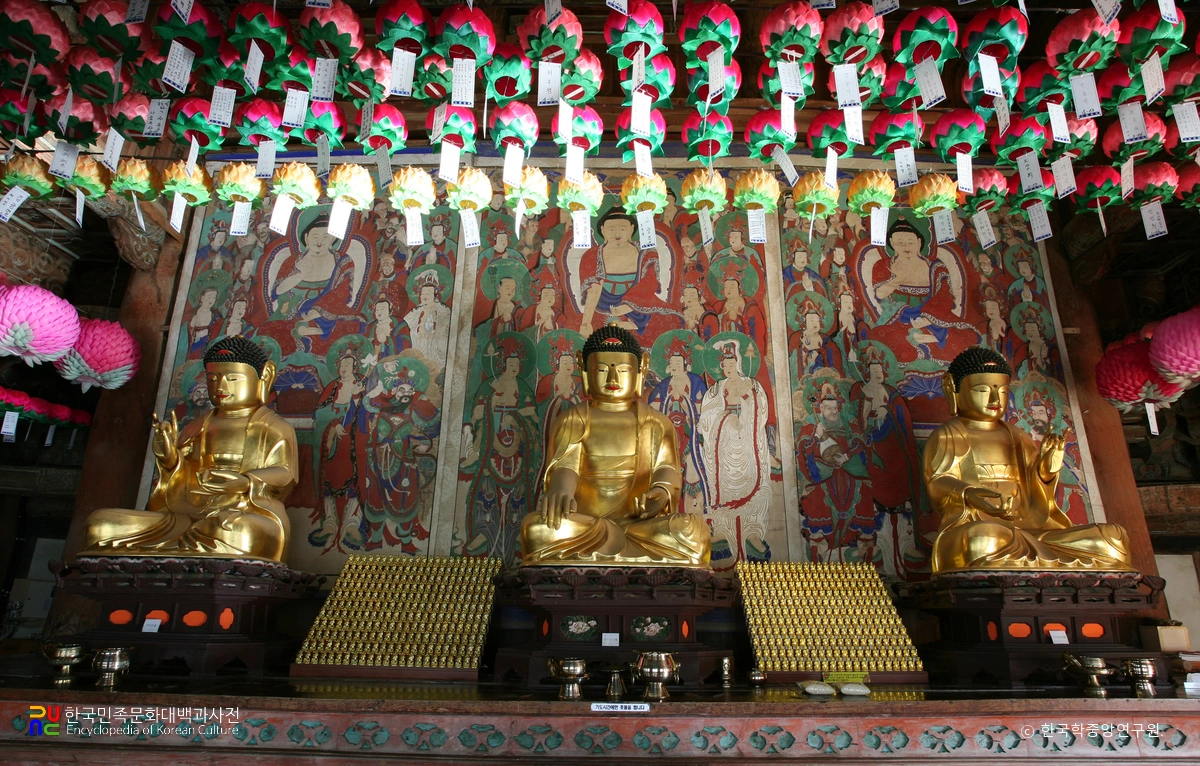 공주 마곡사 대웅보전 목조 삼세불상