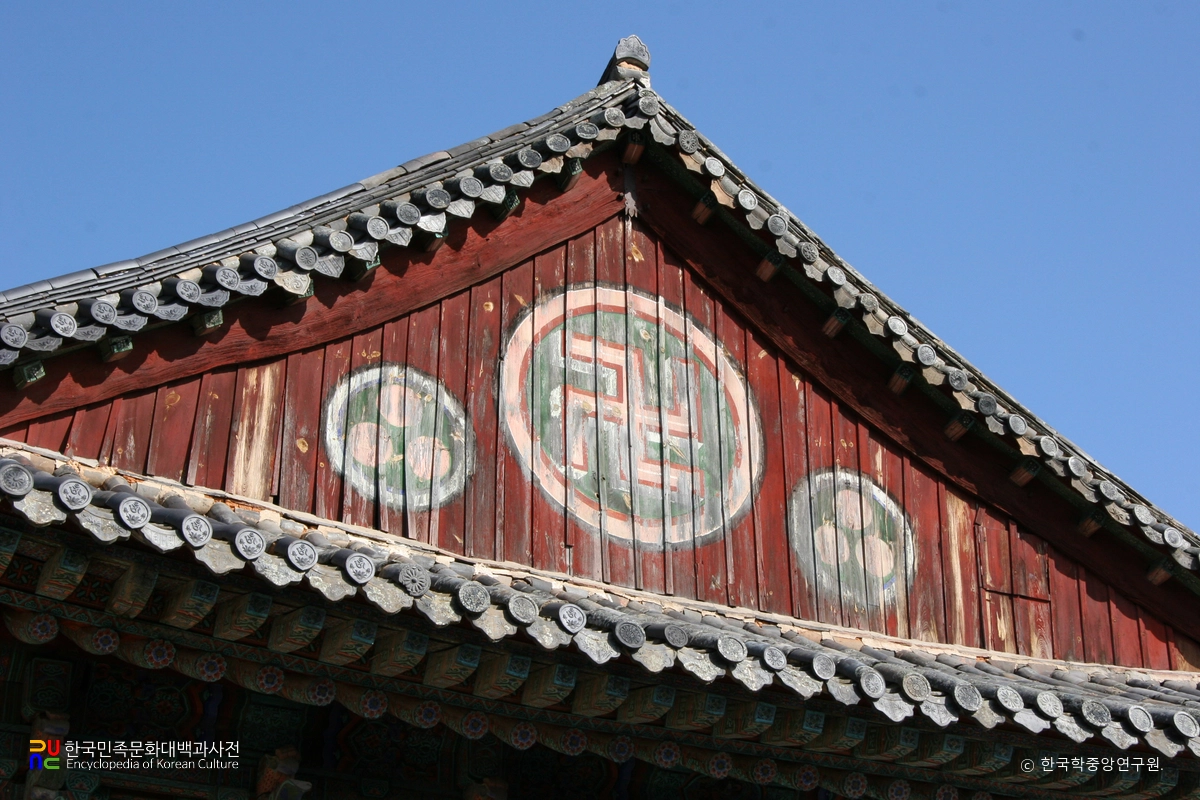 경주 불국사 대웅전 합각부 정면