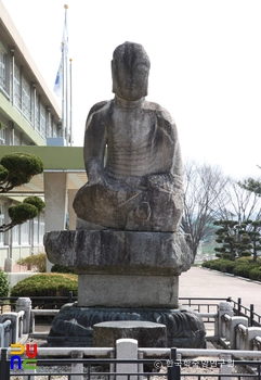 함양 교산리 석조여래좌상