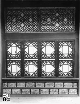 서울 경복궁 중 집옥재의 전면 문살과 창살