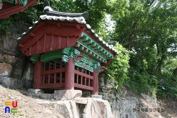 화순 능주 삼충각 / 조현