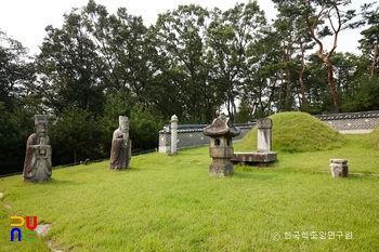 서울 조선 연산군 묘 정측면