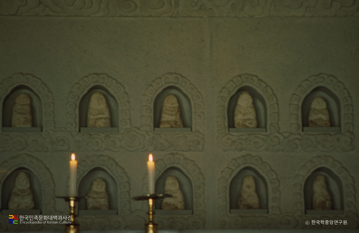 강화 보문사 석실 / 감실 석불