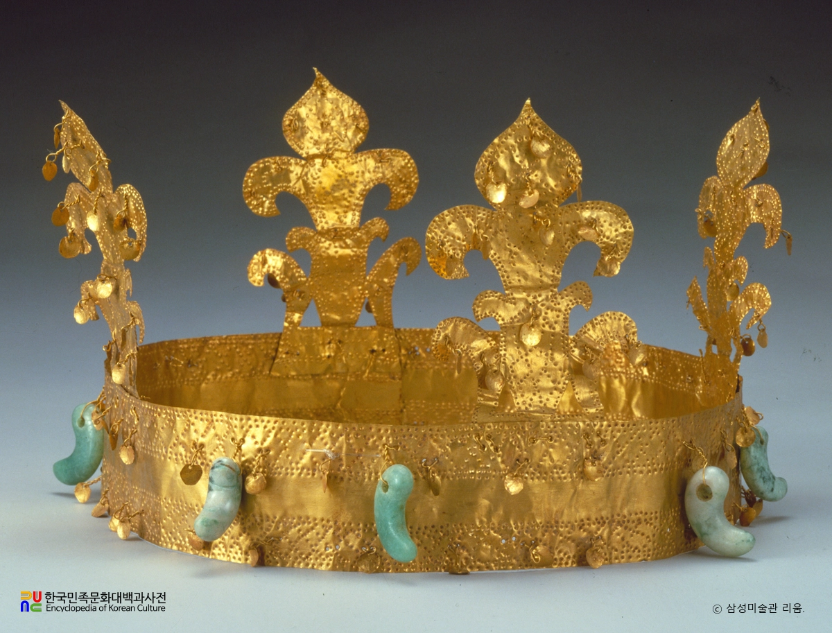 전 고령 금관 및 장신구 일괄 중 금관