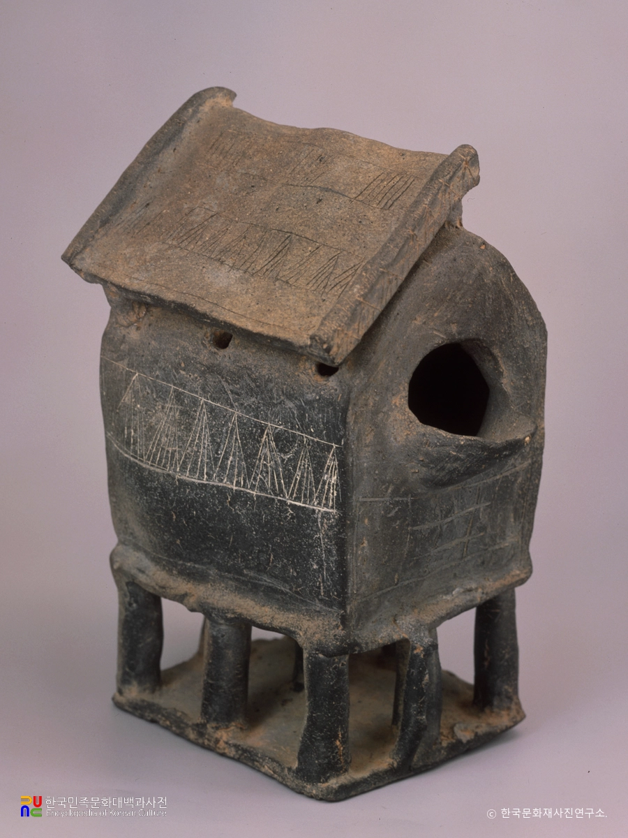 가형토기 / 고상형 주거