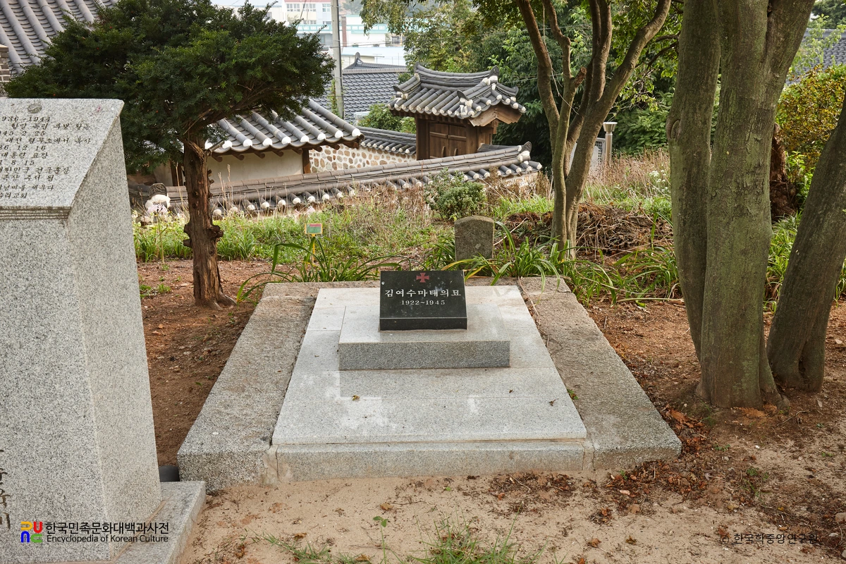 강화 온수리 성공회 성당 중 독립운동가 김여수선생 묘