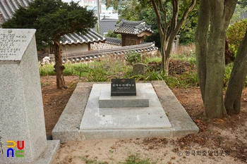 강화 온수리 성공회 성당 중 독립운동가 김여수선생 묘