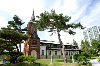 안성 구포동 성당 측면