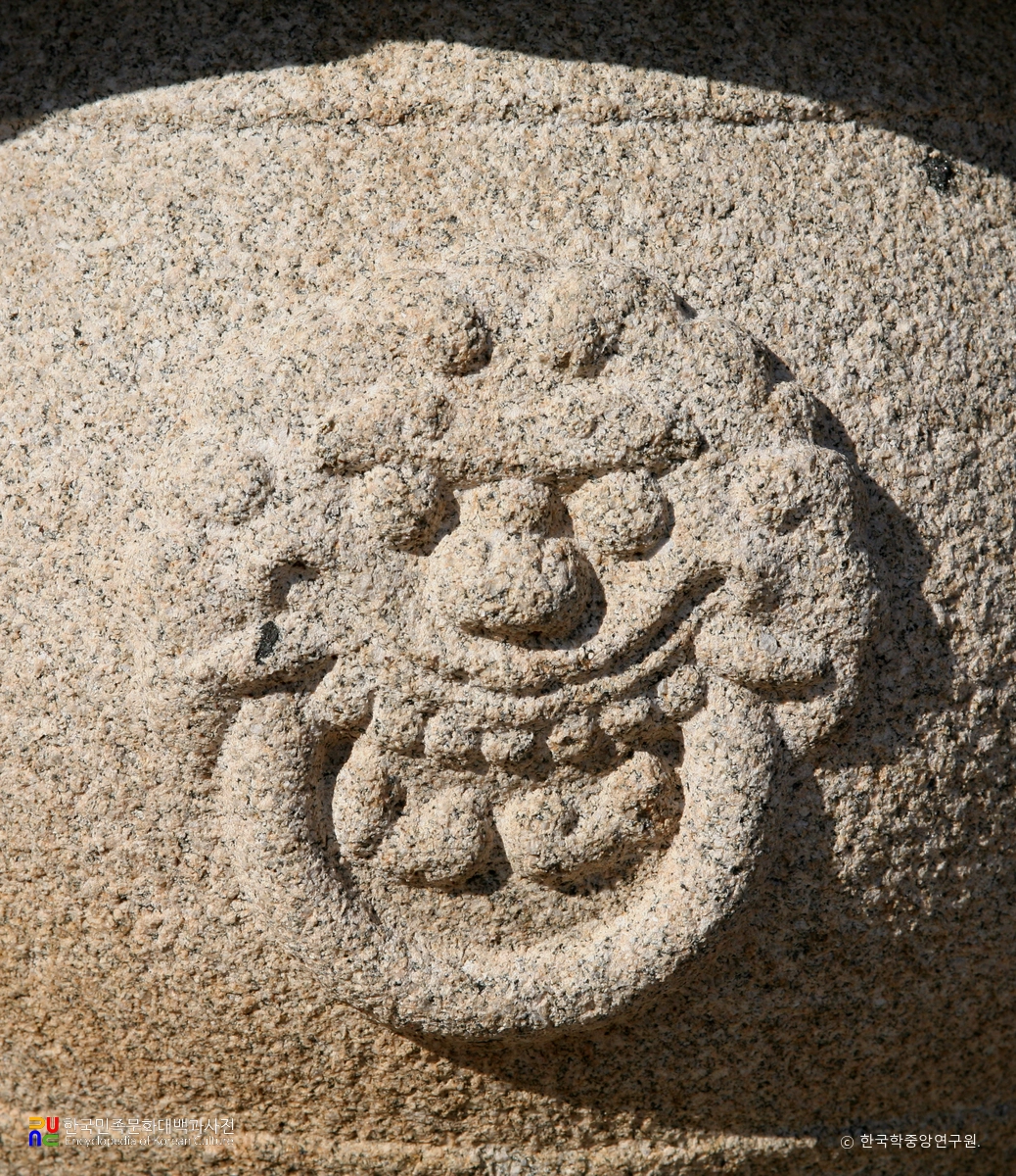 남연군의 묘 / 혼유석