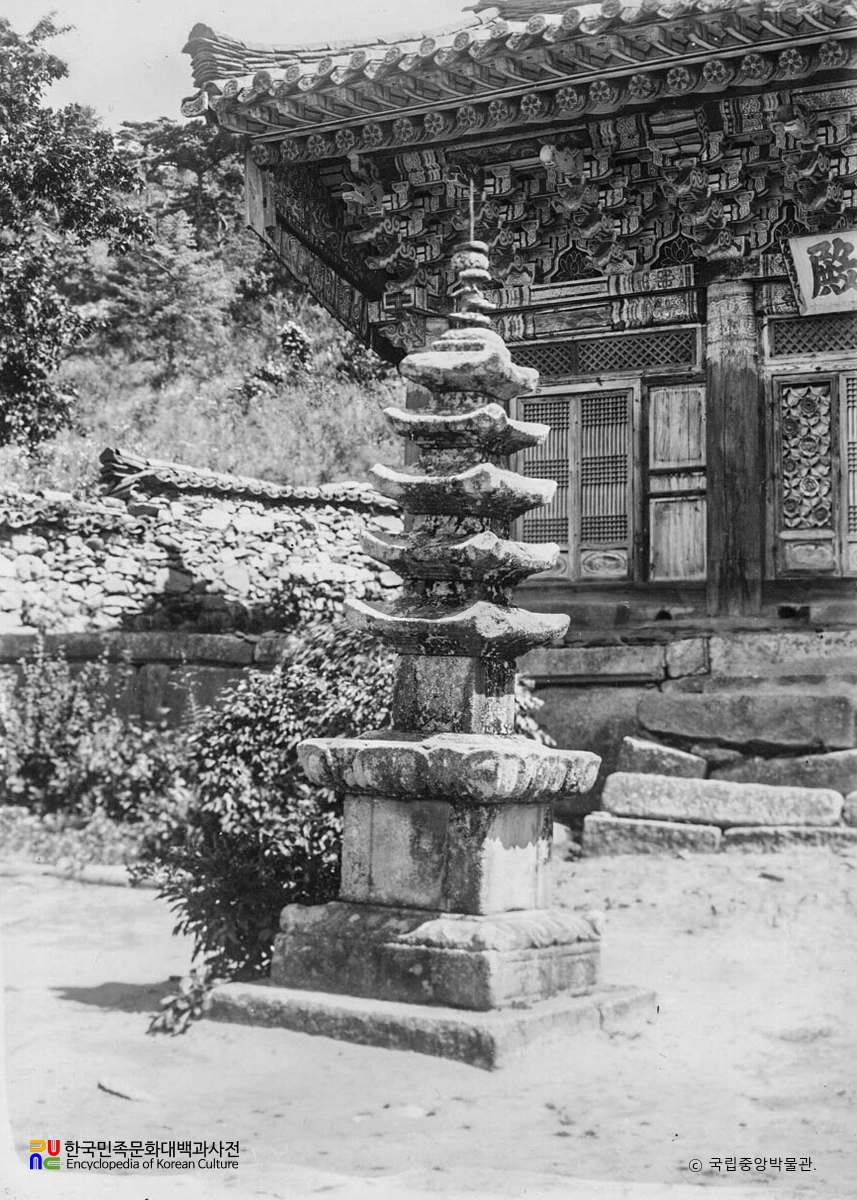 은율 원정사 오층석탑 정측면