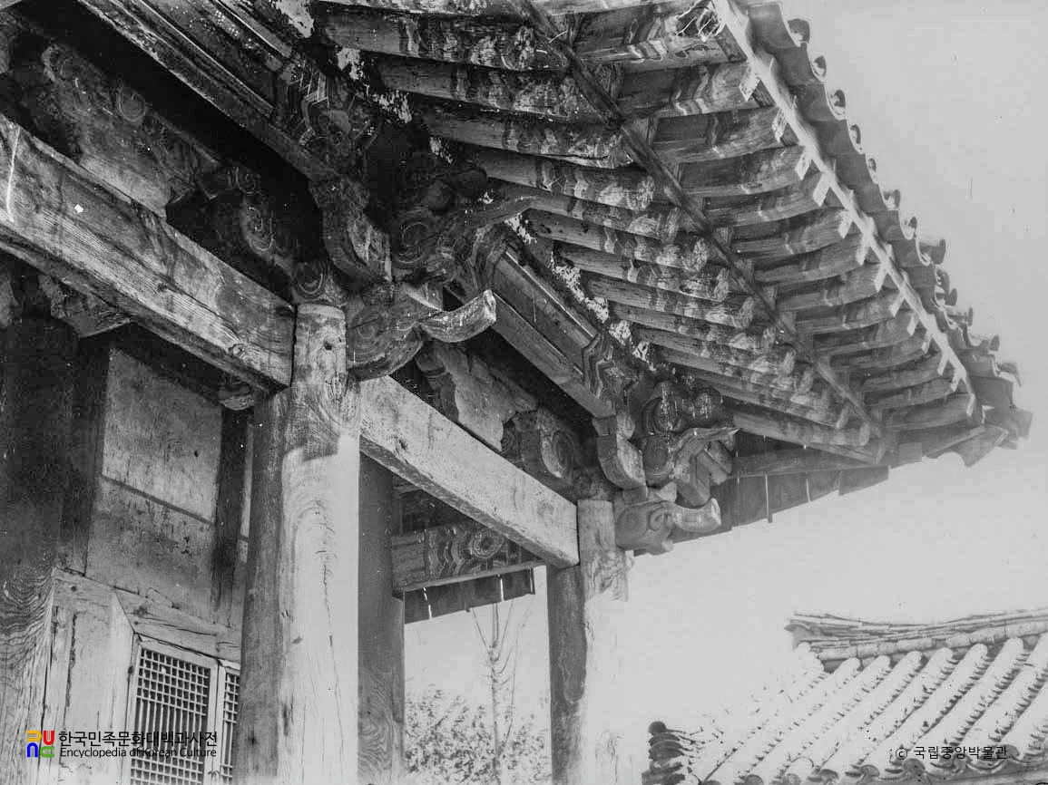 김해향교 명륜당 처마
