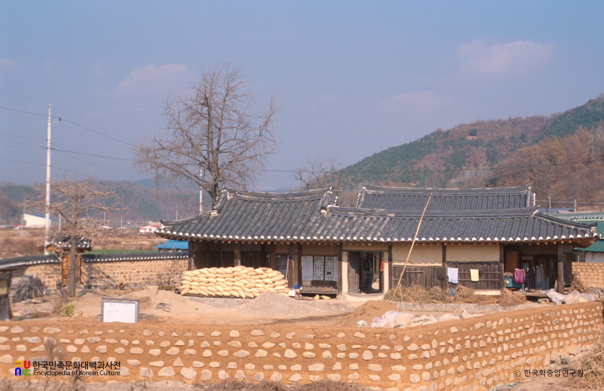 안동 예안이씨 상리 종택 전경