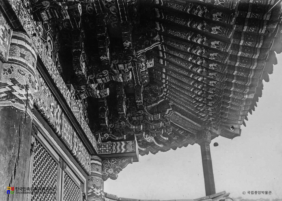 양산 통도사 대웅전 처마