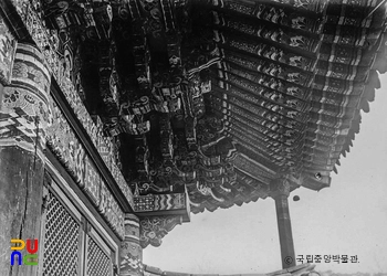 양산 통도사 대웅전 처마