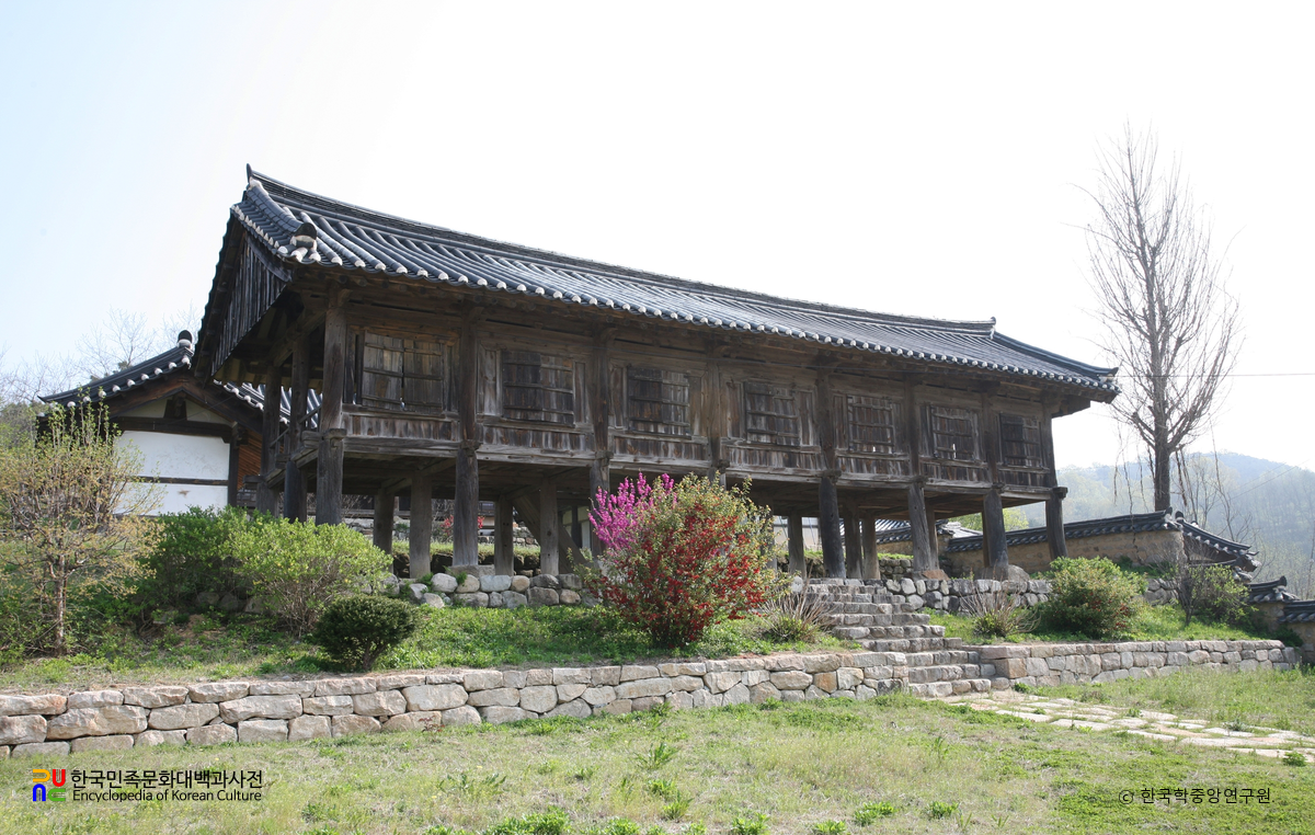 예천 용궁향교 세심루 정측면