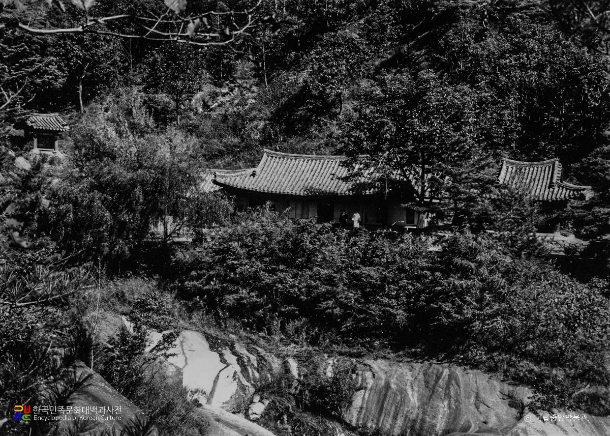 영변 보현사 상원암 전경