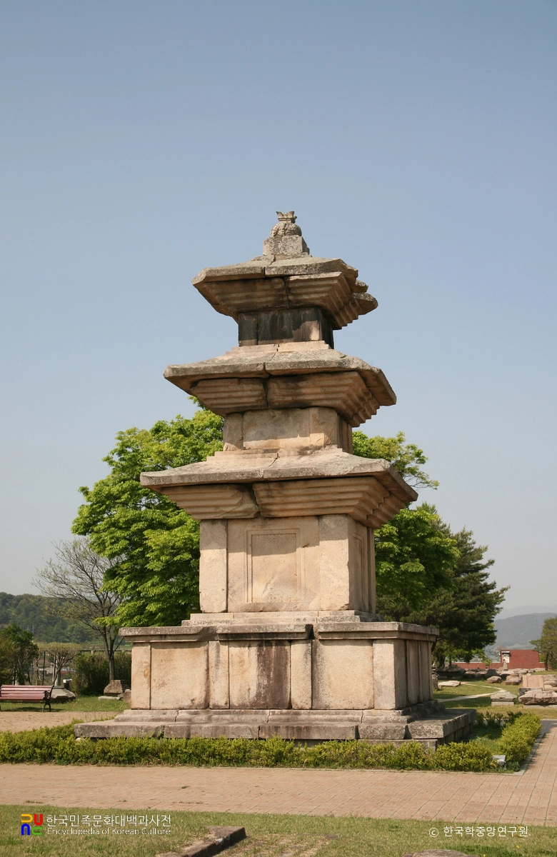 경주 고선사지 삼층석탑