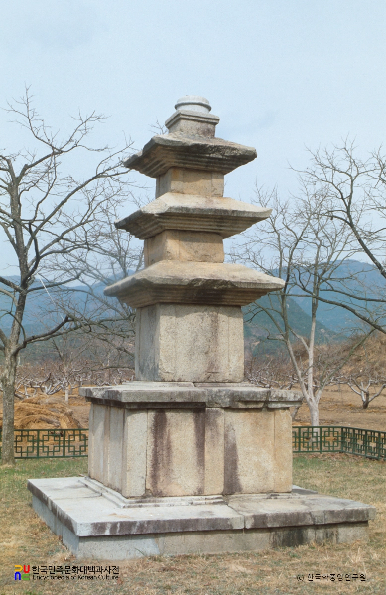 청도 장연사지 동ㆍ서 삼층석탑