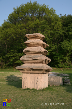 경주 장항리사지 중 동오층석탑 정면