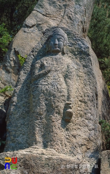 경주 삼릉계곡 마애관음보살상 정면 근경