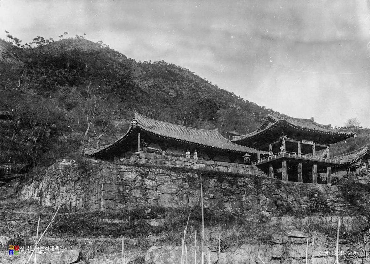 영주 부석사 대석단과 안양루 전경