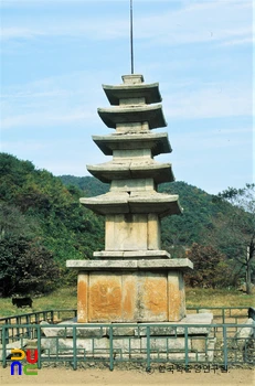 서산 보원슬롯 머신 게임 하기 오층석탑 우측면