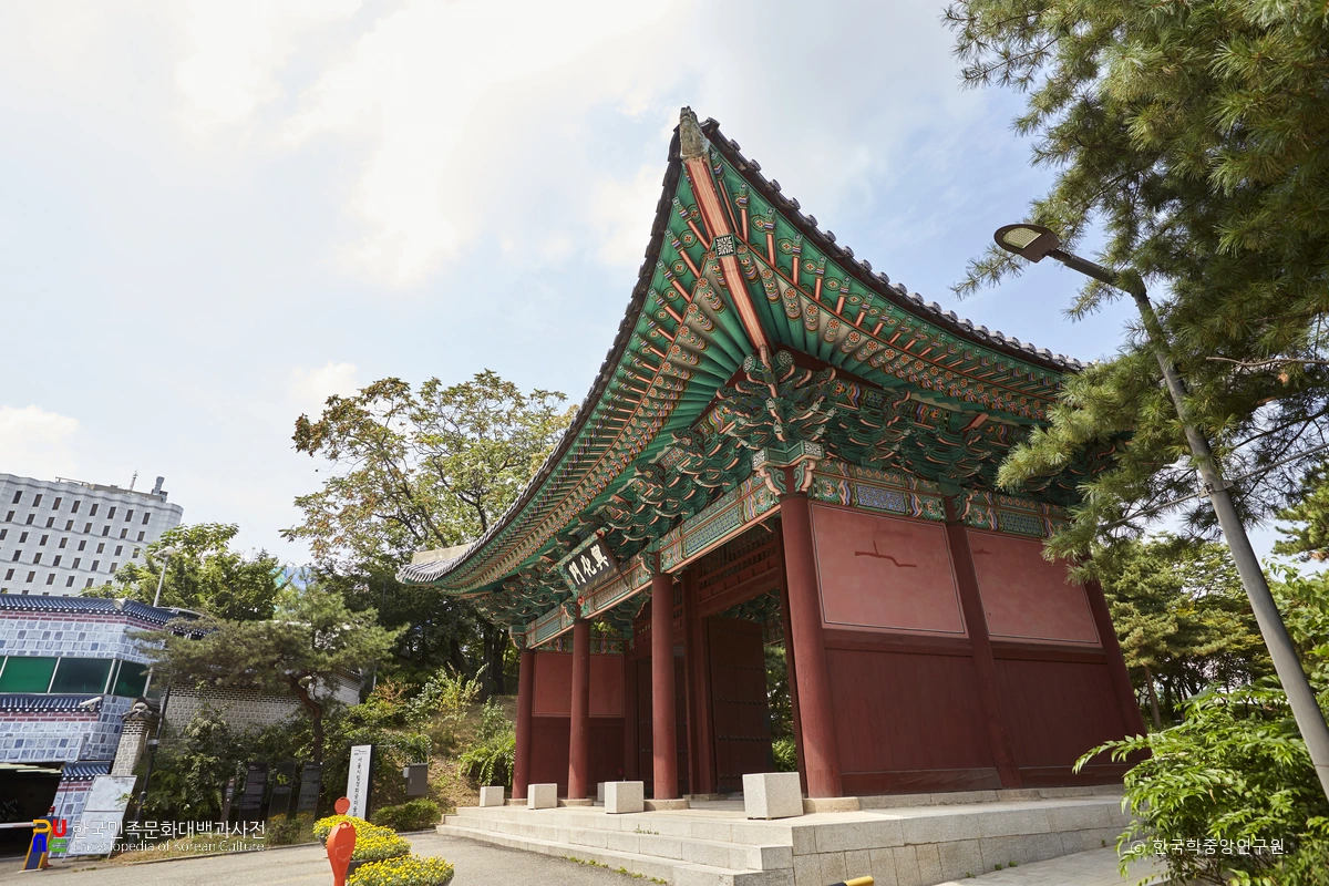 서울 경희궁 흥화문 좌측면
