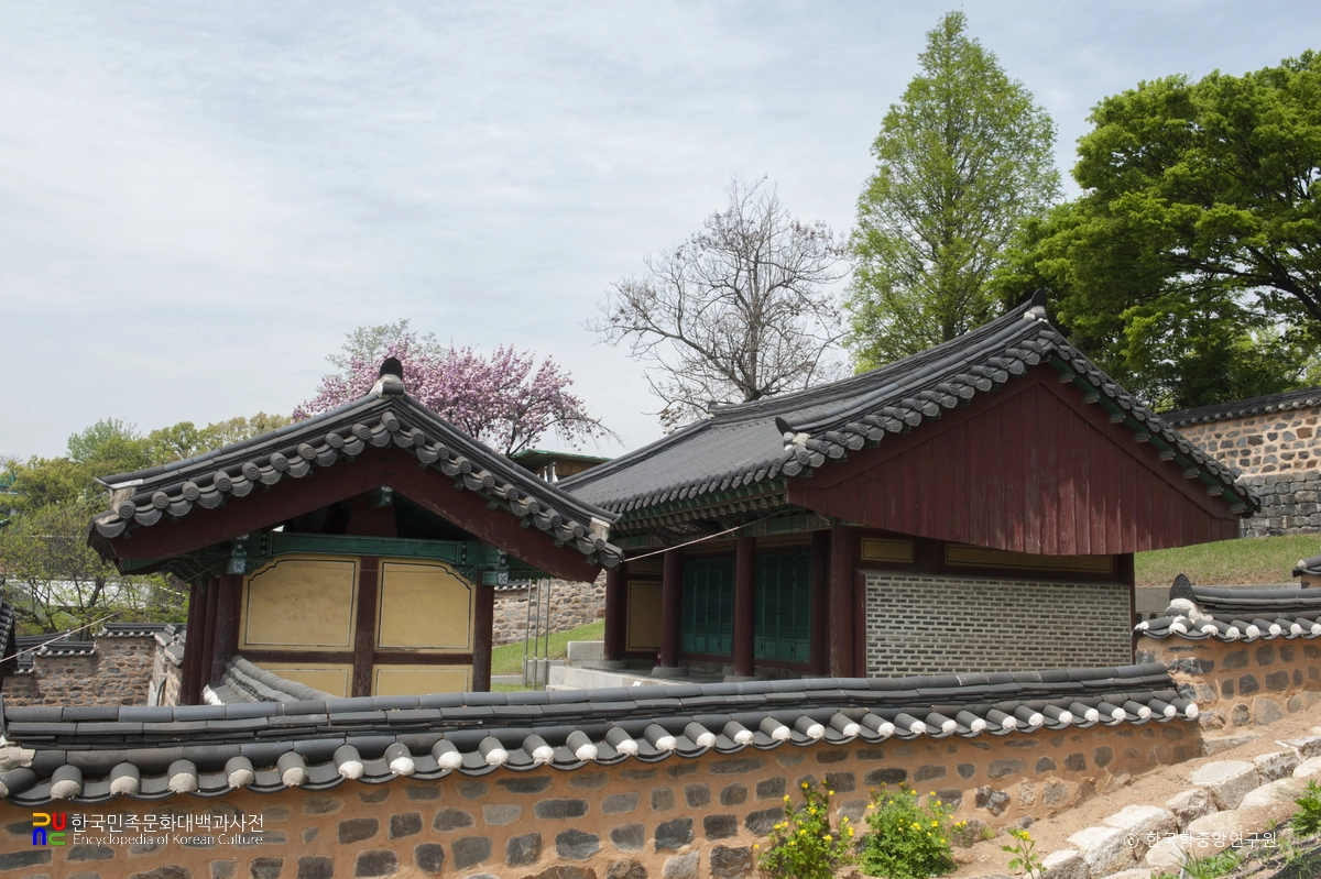 고양 행주서원지 중 사당과 내삼문 좌측면