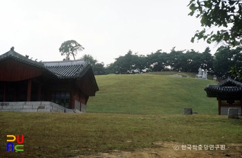 구리 동구릉 중 조선 헌종과 효현왕후, 효정왕후 경릉 전경