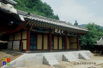정선향교 대성전 측면
