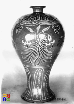 분청사기 상감 포류수금문 '석봉'명 매병