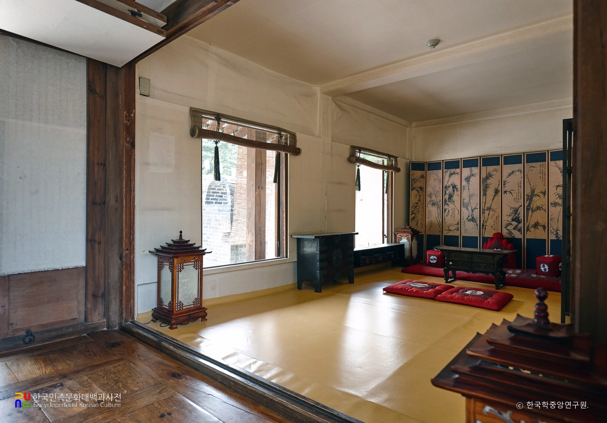 서울 관훈동 민씨 가옥 사랑채 내부