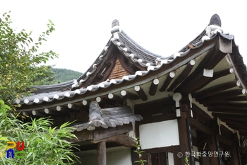 창녕 고강서원 중 간암재 지붕