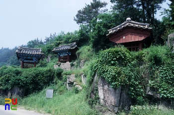 화순 능주 삼충각