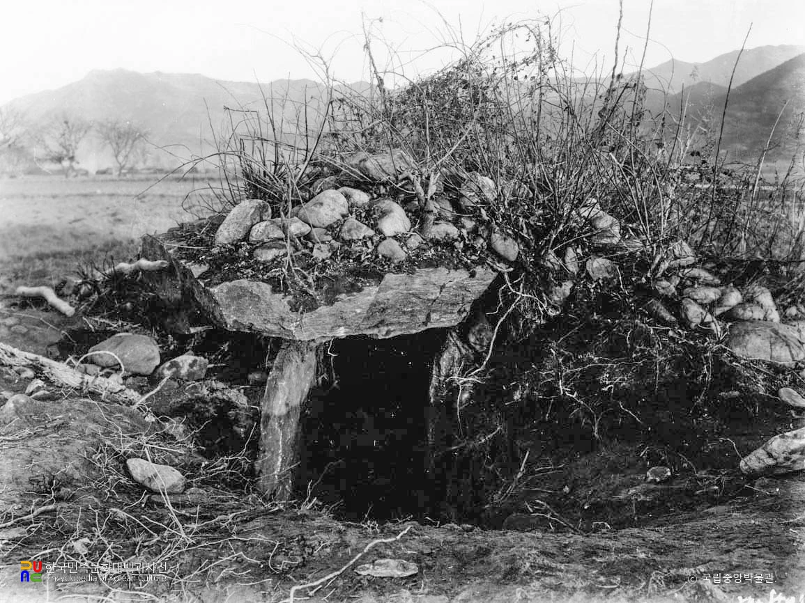 천전리 고인돌 발굴 후 모습