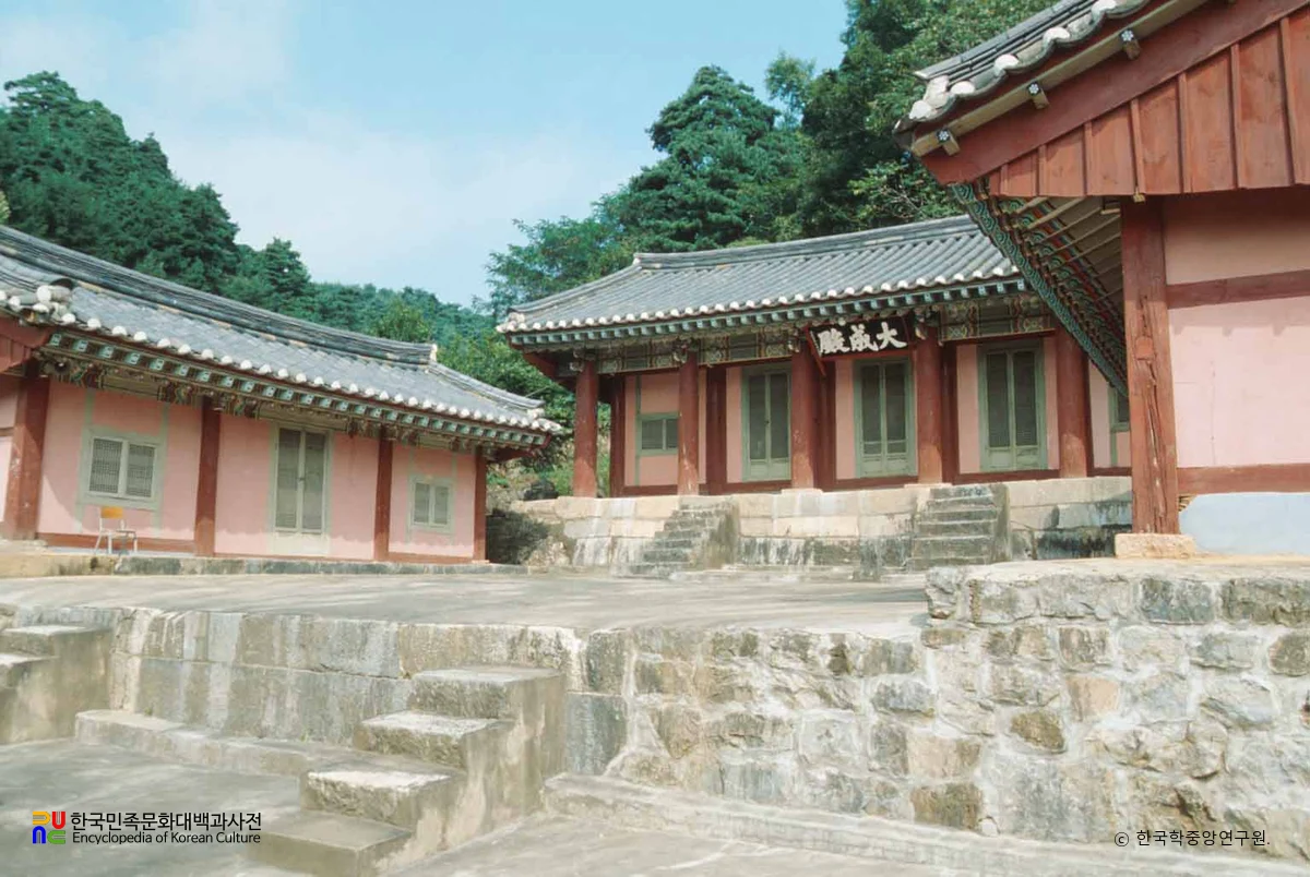 삼척향교 대성전 정측면