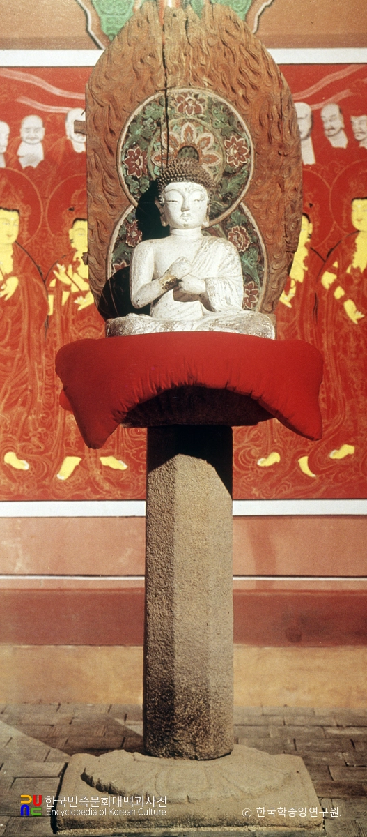 청양 장곡사 철조 비로자나불 좌상 및 석조 대좌