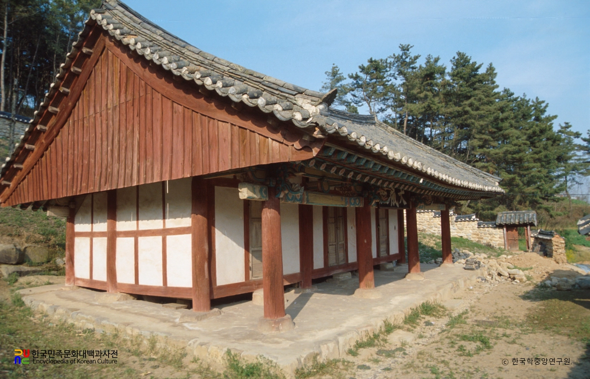 부안향교 대성전 정측면