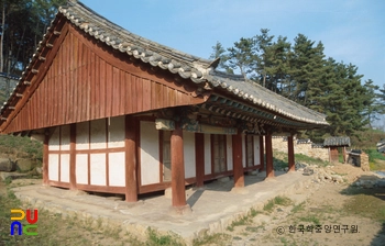 부안향교 대성전 정측면