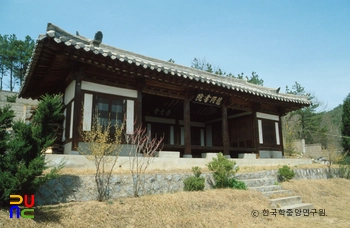 안동 용강서원 정측면