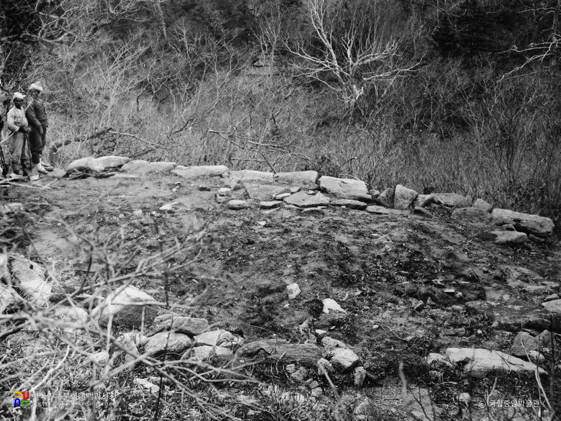 고성 신라마의태자릉 후면