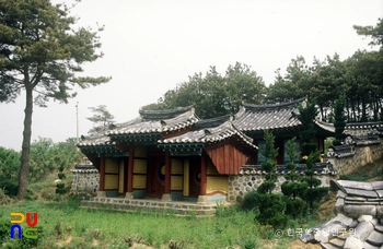 청주 백록서원 전경