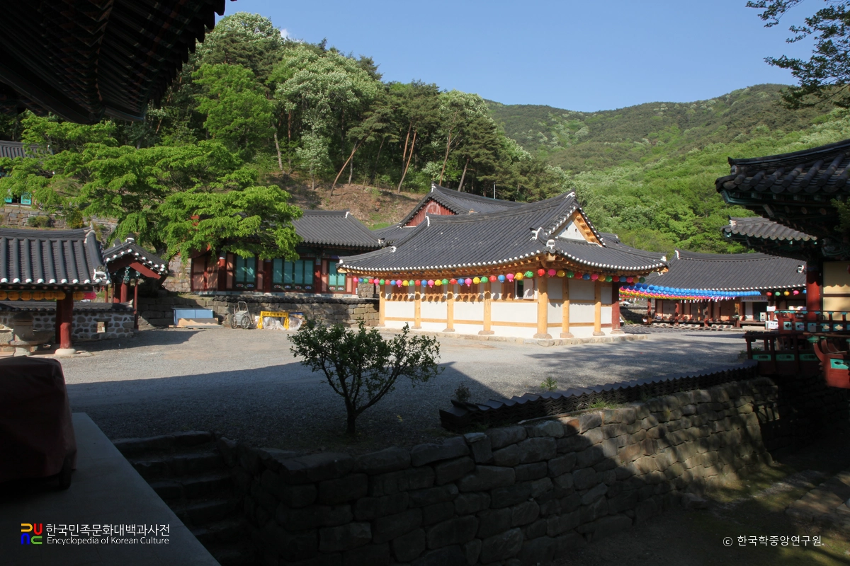 진주 청곡사 경내
