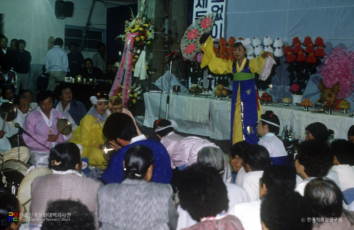 동해안 별신굿 / 지신굿